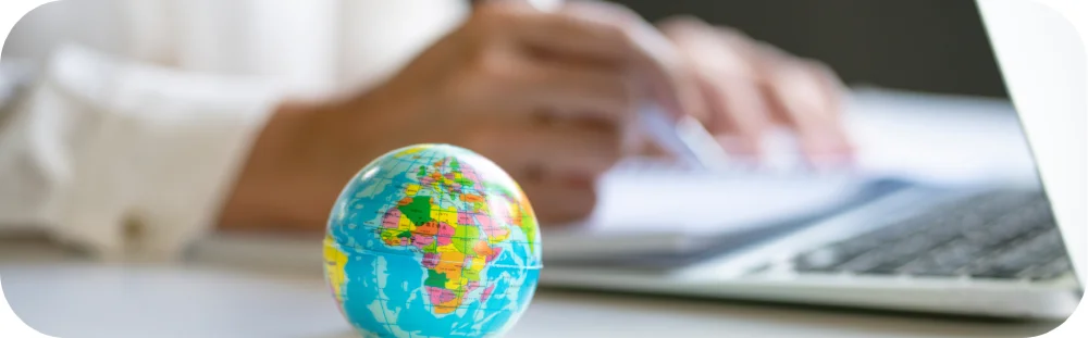 Online courses globe-related image.